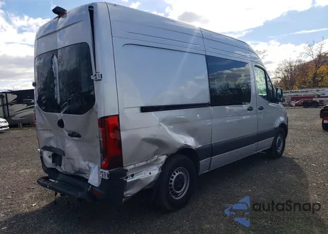 2024 Mercedes-Benz Sprinter 2500 z USA, uszkodzony, nr VIN W1W4KBHYXRT192383